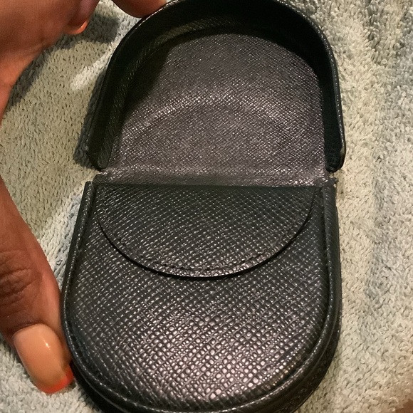 Authentic LV Coin Pouch - Dark Green Taiga Leather - Picture 3 of 7